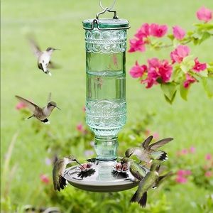 ✨SOLD✨Cute hummingbird feeder